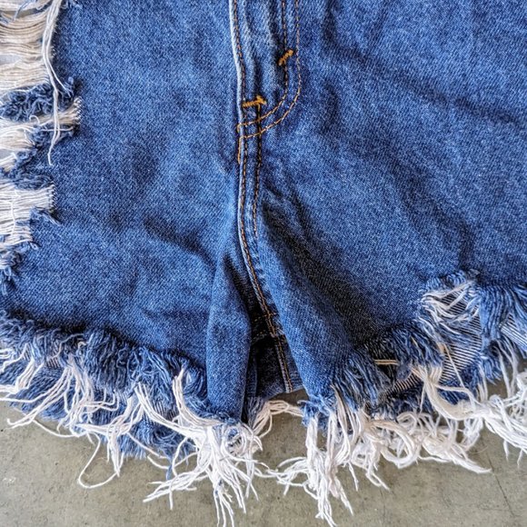 Vintage Levi's 550 High Rise Blue Distressed Denim Cut-Off Jean Shorts - Picture 4 of 9